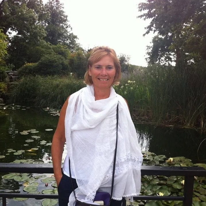 Ronit (Acupuncturist, UK)